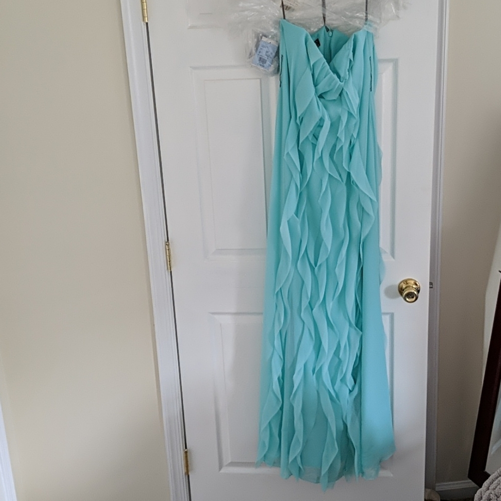 Dress - Picture 2 of 4